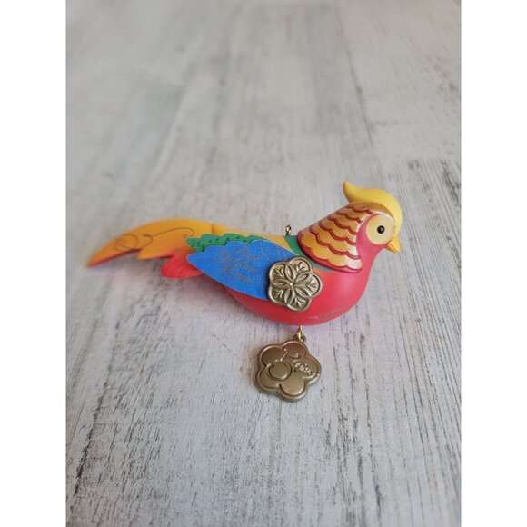 Hallmark 5 golden rings 2015 parrot bird ornament Xmas - Picture 1 of 6
